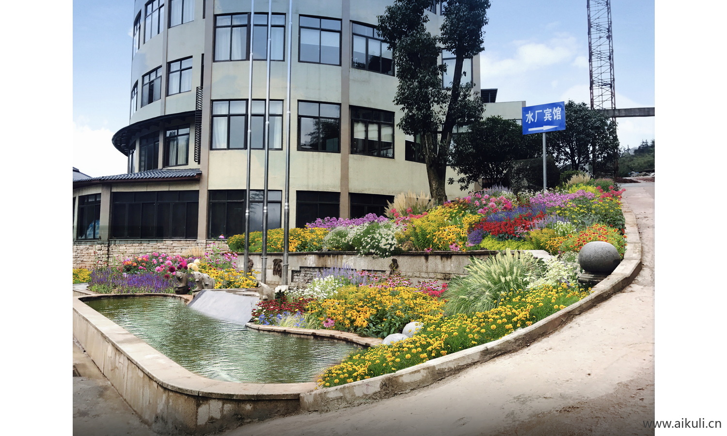 城市街景改造- 环岛立体花坛