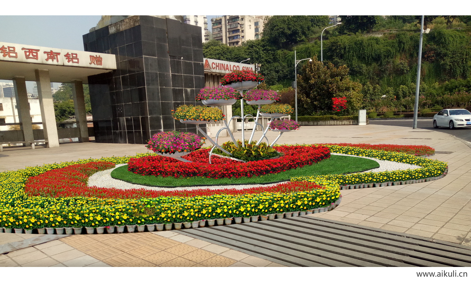 城市街景改造-商业体入口绿化带